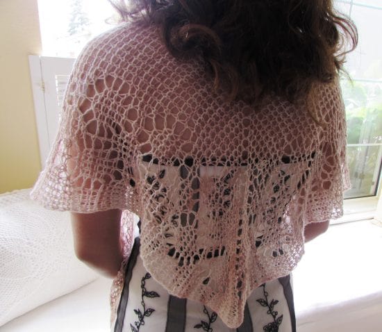 Leonie Shawl