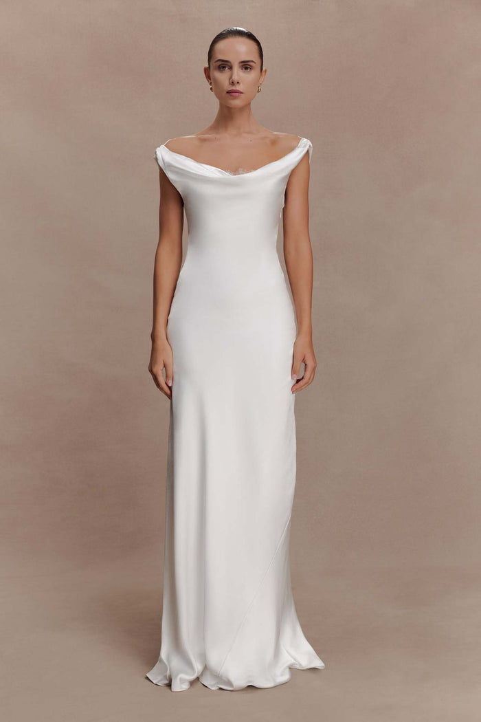Elegant Lace Evening Dress With A Boat Neckline – Premium 0 | RICALOUX