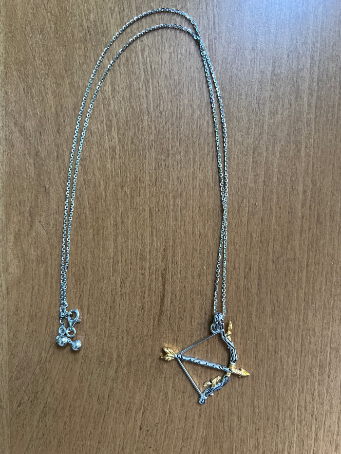Illusen's Bow Pendant, Neopets