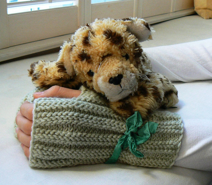 Renee Van Hoy Loom Knit eBook: Kittens Lost Mittens Pattern