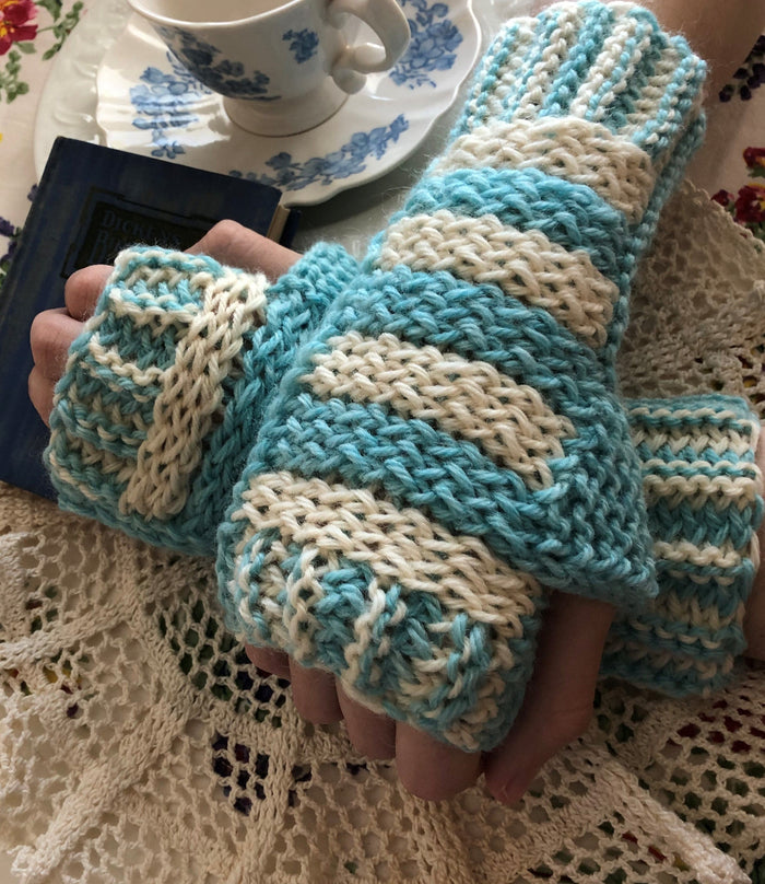 Renee Van Hoy Loom Knit ePattern: More Kitty Mitts eBook Pattern