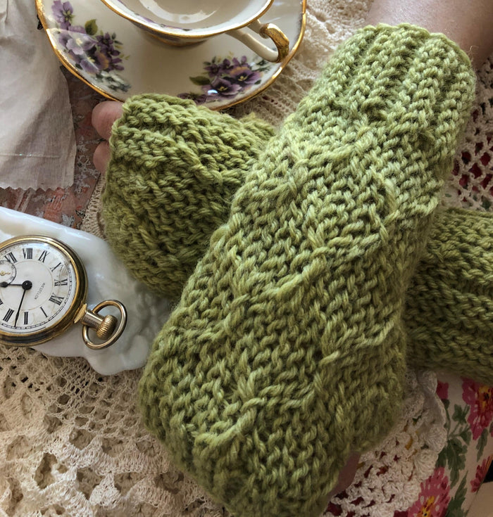 Renee Van Hoy Loom Knit ePattern: More Kitty Mitts eBook Pattern