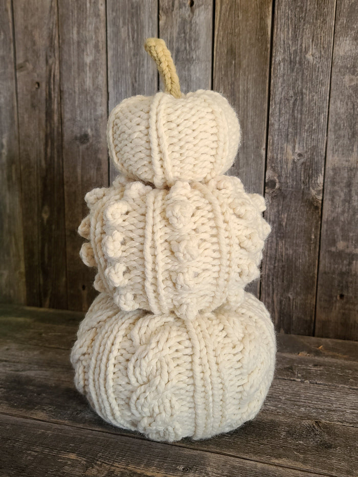 Janae Yagi Loom Knit ePattern: Textured Pumpkin Stack Pattern