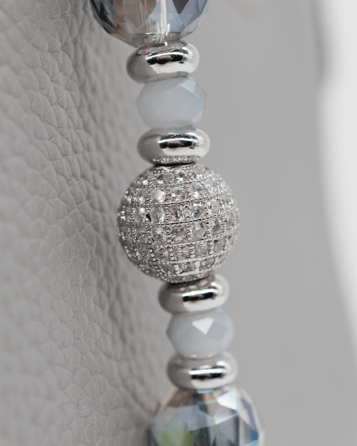 Micro-pavé platinum-plated center bead