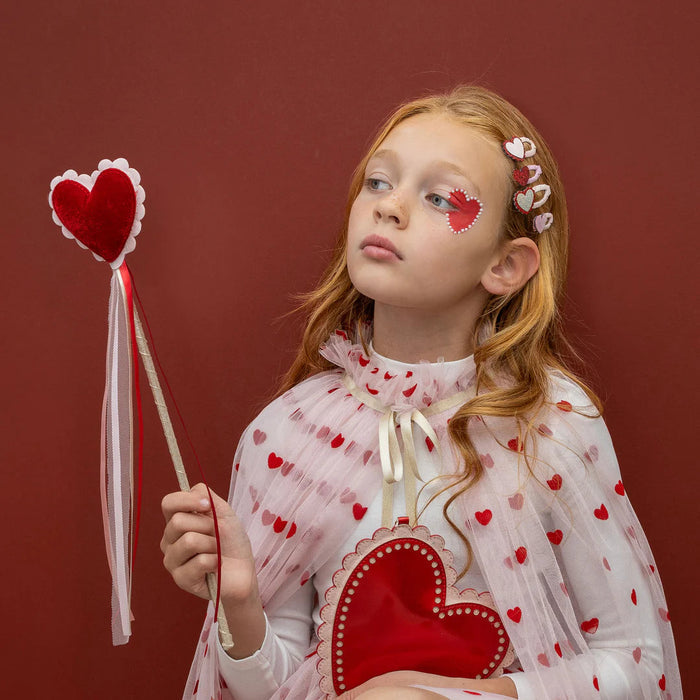 Scalloped Heart Clic Clacs – Mimi & Lula