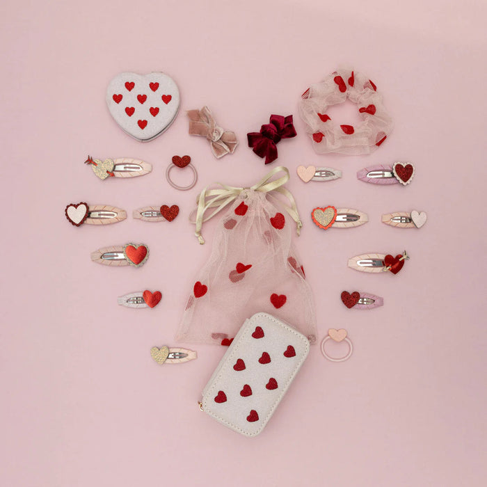 Scalloped Heart Clic Clacs – Mimi & Lula
