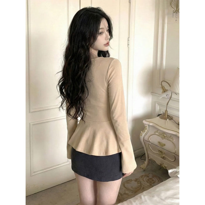 Stylish And Chic Design With Ruffled Hem And Flared Sleeves by Ricaloux